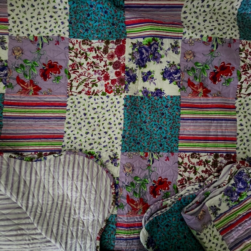 Beautfiul teal/purple reversible queen size quilt set